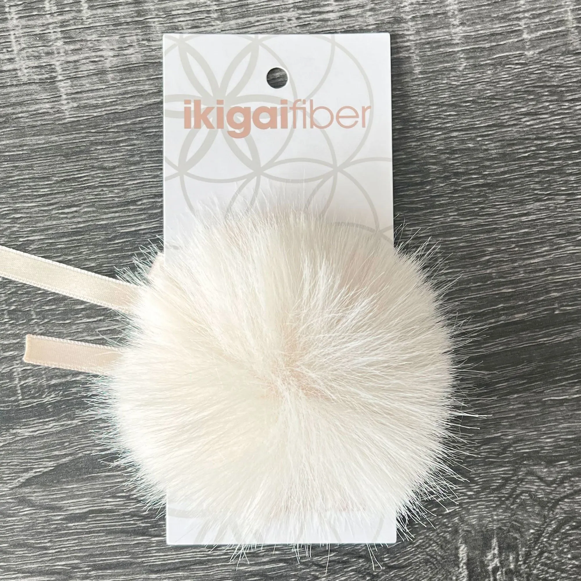 Ikigai Fiber Faux Luxe Pom Poms - Med Lux Cream